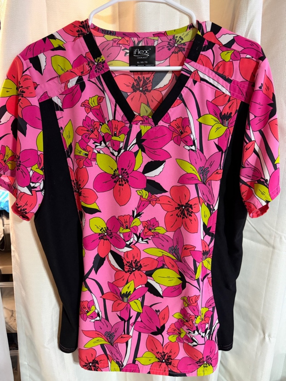 Pink Floral V-Neck Women's scrub Top Cherokee